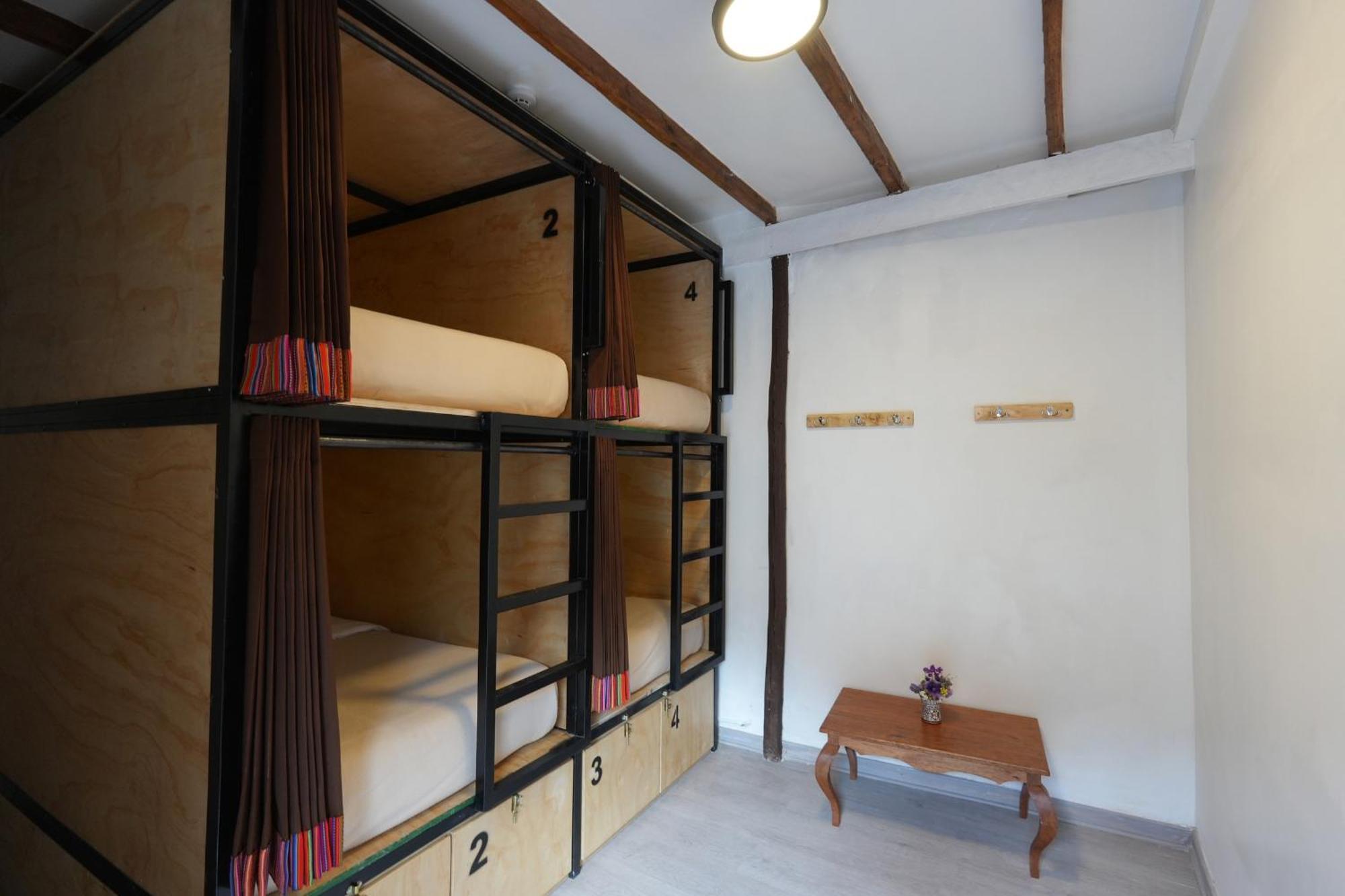 Black Llama Hostel Cusco Room photo